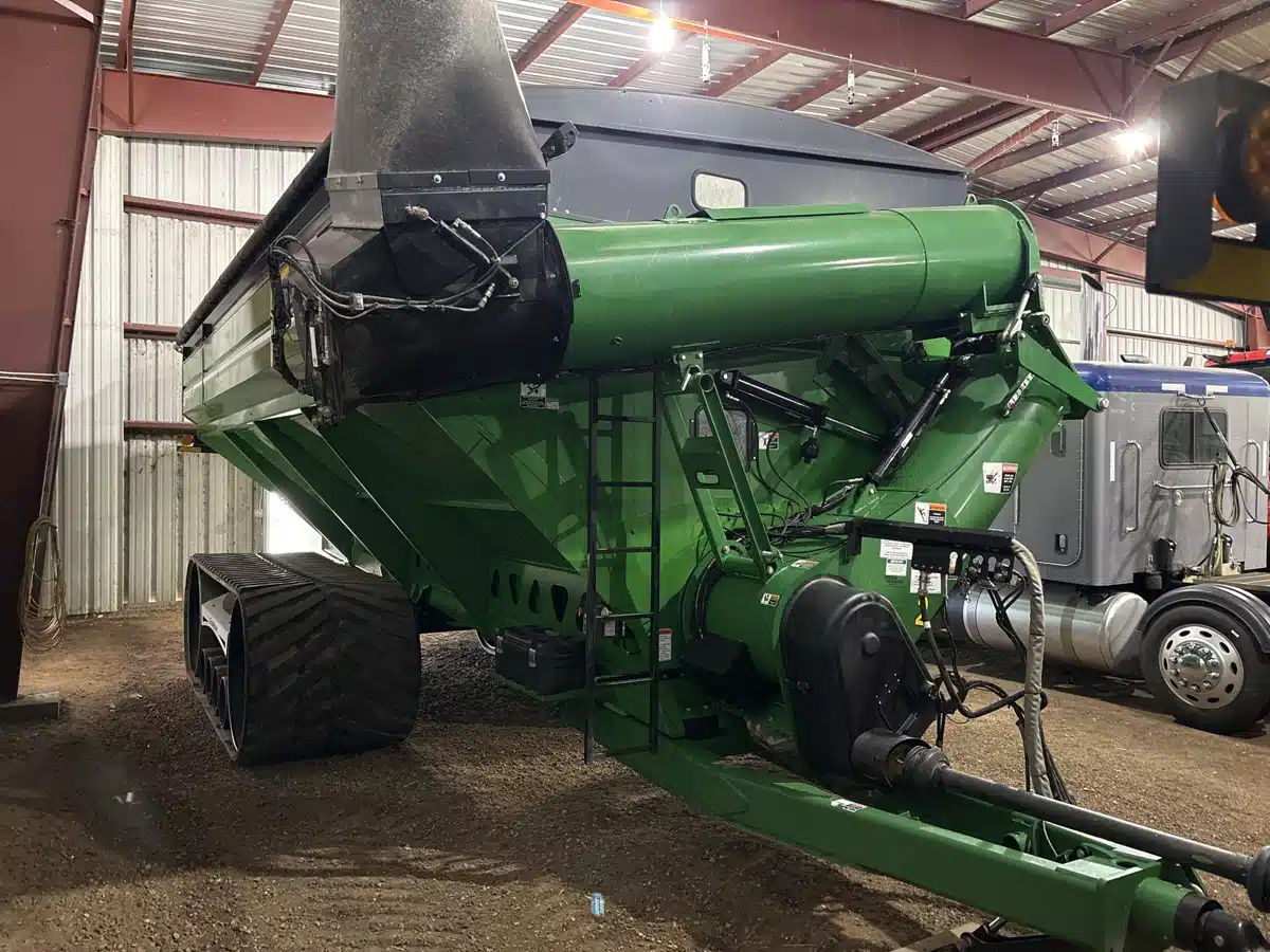 Gallery image 2 for 2020 Brent 1596 Grain Cart