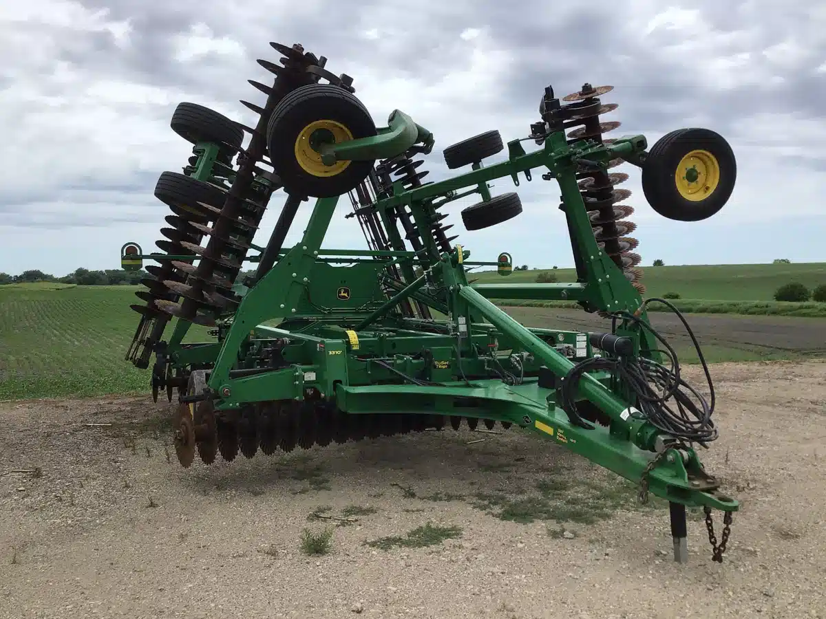 Photo de la Galerie 1 pour 2020 John Deere 2660VT Labour vertical