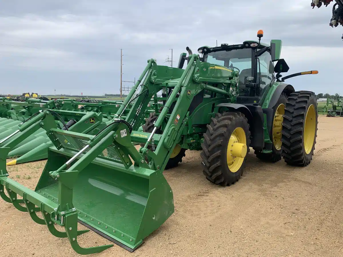 Gallery image 2 for 2025 John Deere 6R 195 Tractor