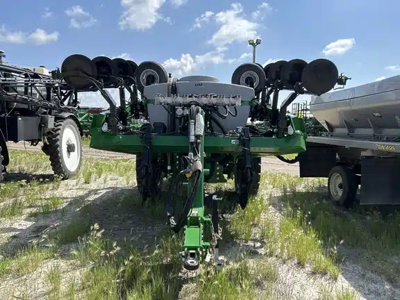 Unverferth 1800-40 Sprayer - Pull Type