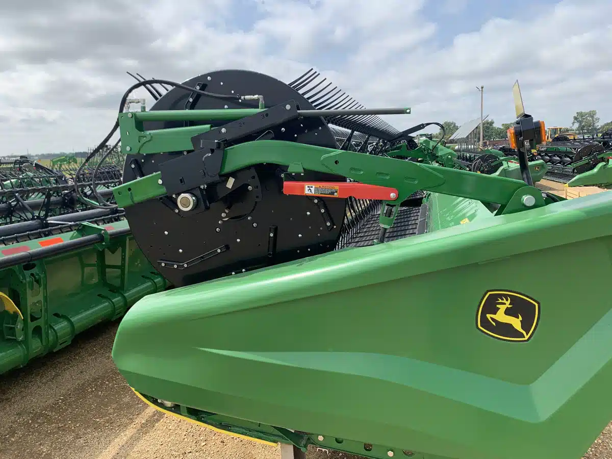 Gallery image 2 for 2025 John Deere HD50F Header - Flex Draper