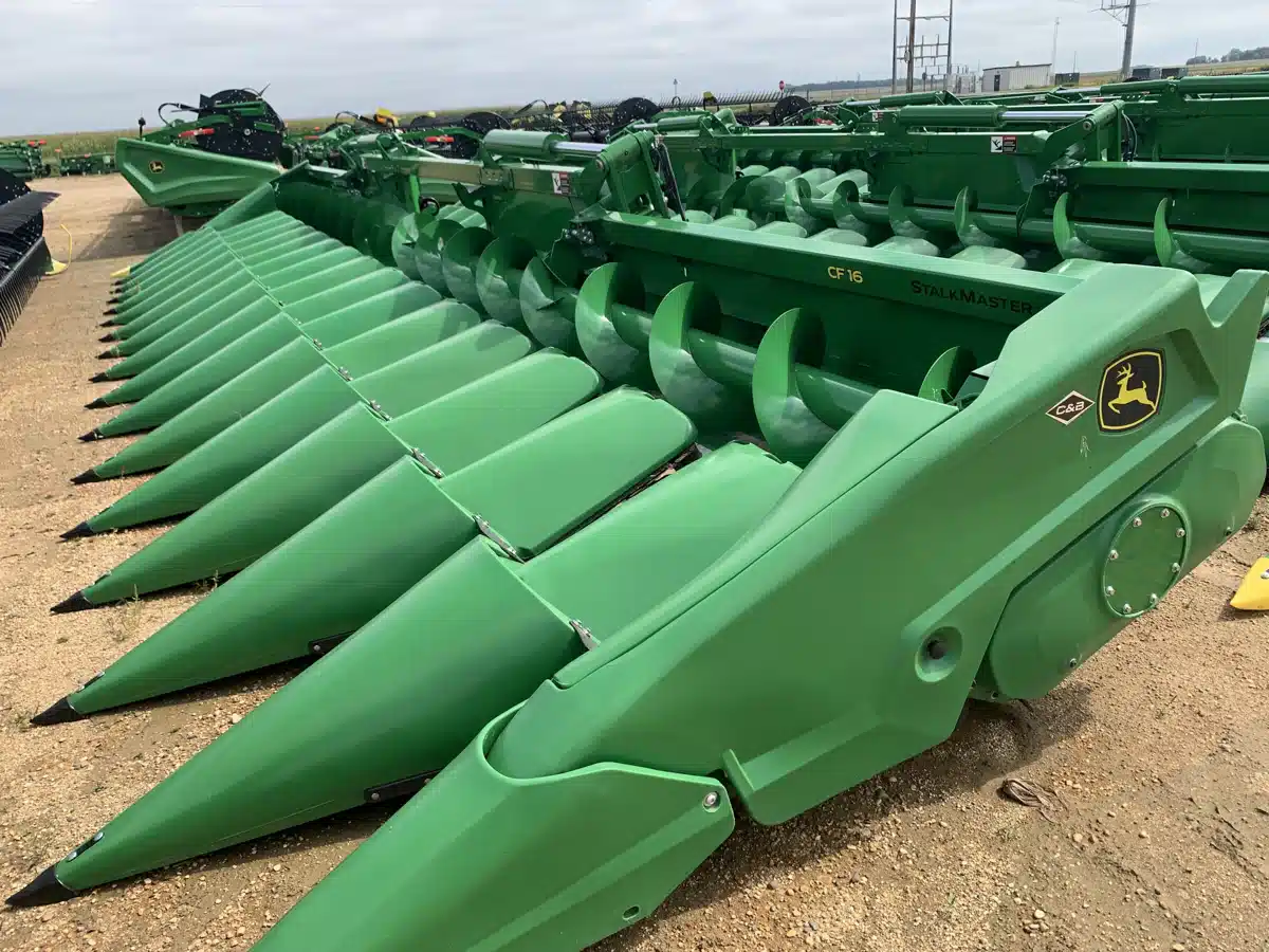 Gallery image 1 for 2025 John Deere CF 16 Header - Row Crop