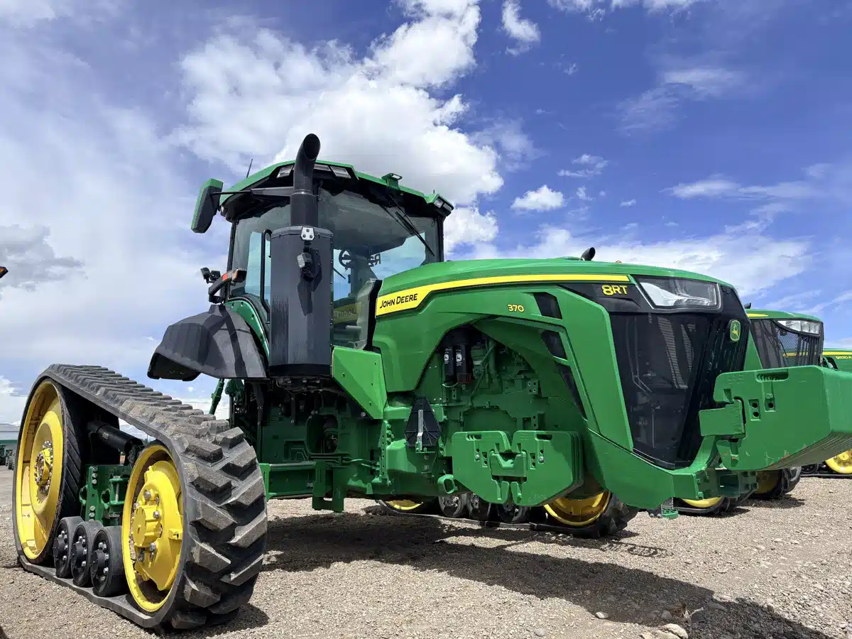 Gallery image 1 for 2023 John Deere 8RT 370 Tractor