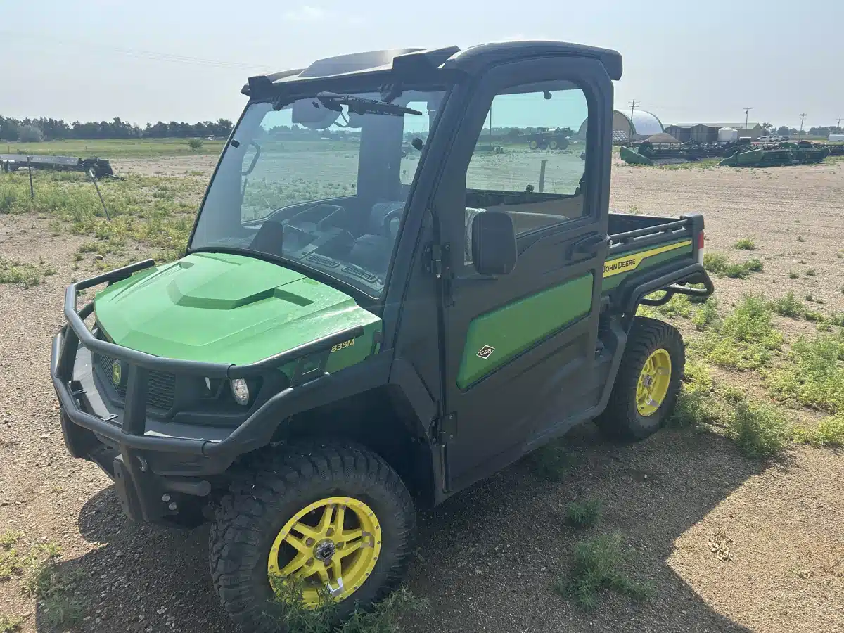 Gallery image 1 for 2024 John Deere XUV 835M Utility Vehicle