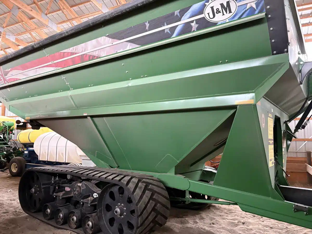 2020 J&M 1522X Grain Cart