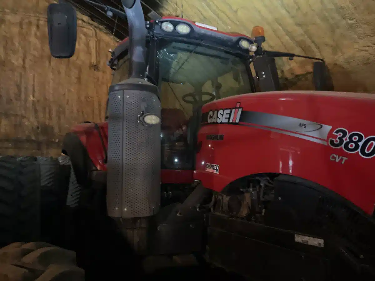 Gallery image 1 for 2015 Case IH MAGNUM 380 ROWTRAC Tractor