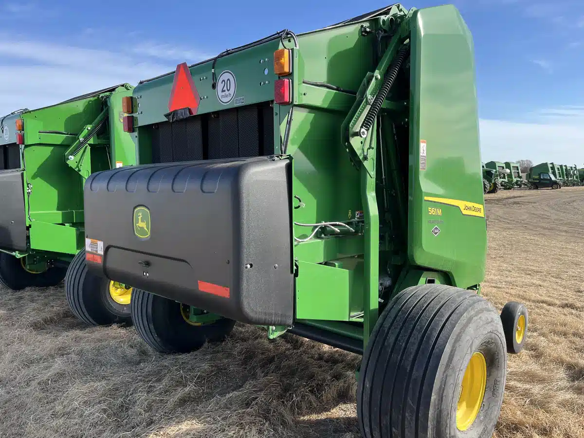 Photo de la Galerie 2 pour 2024 John Deere 561M Presse à Balle Ronde