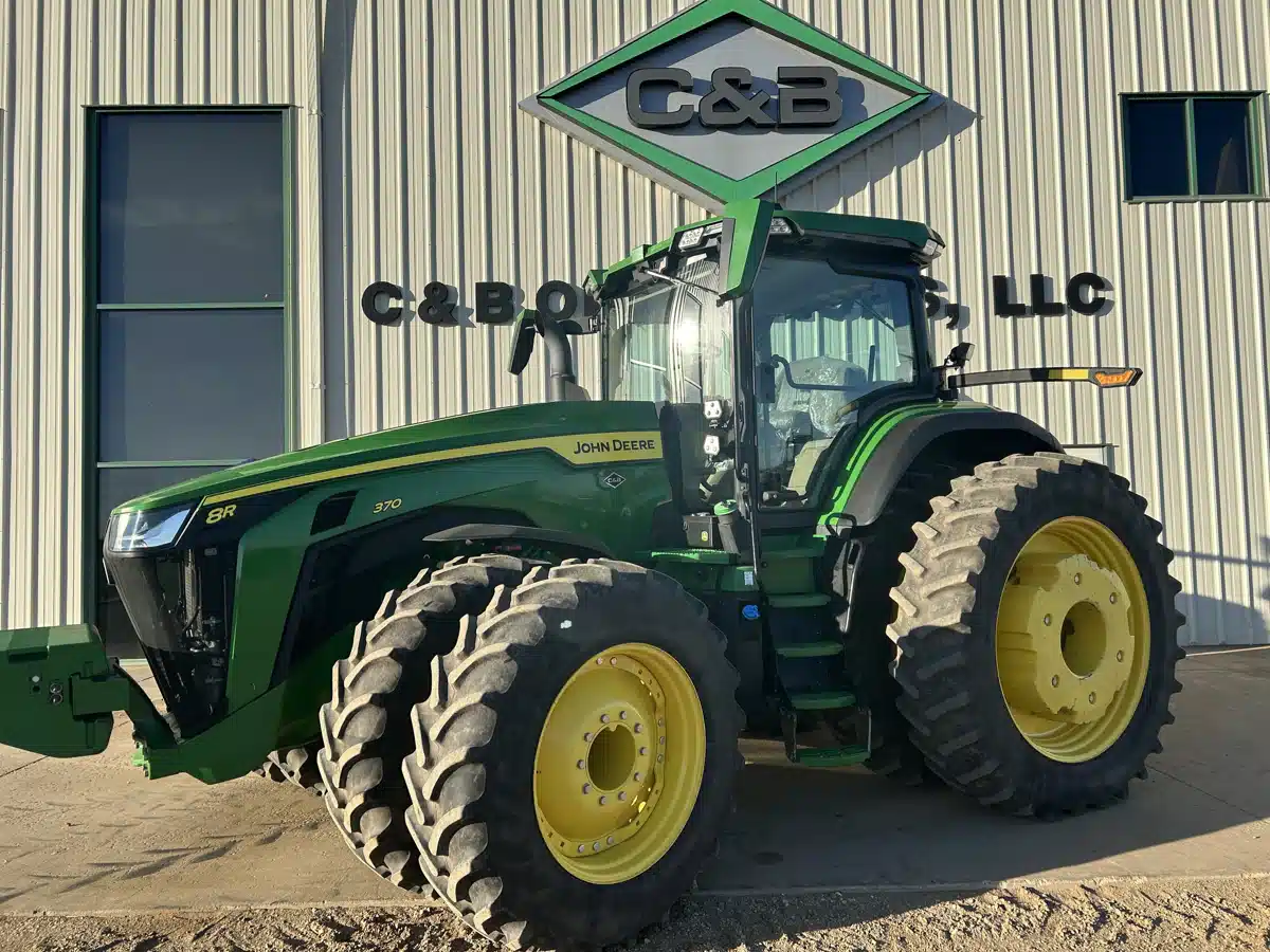 Gallery image 1 for 2021 John Deere 8R 370 Tractor
