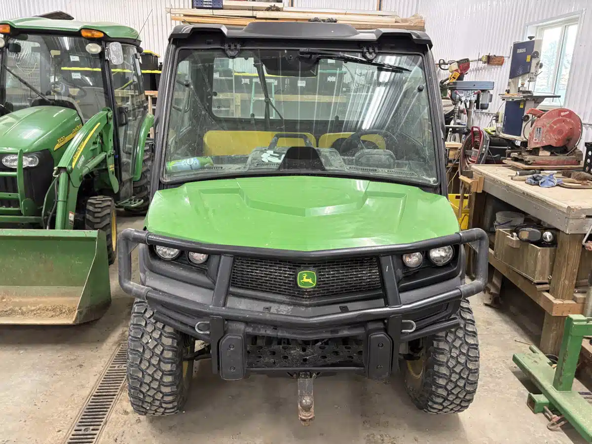 Photo de la Galerie 2 pour 2022 John Deere XUV 835M Véhicule utilitaire