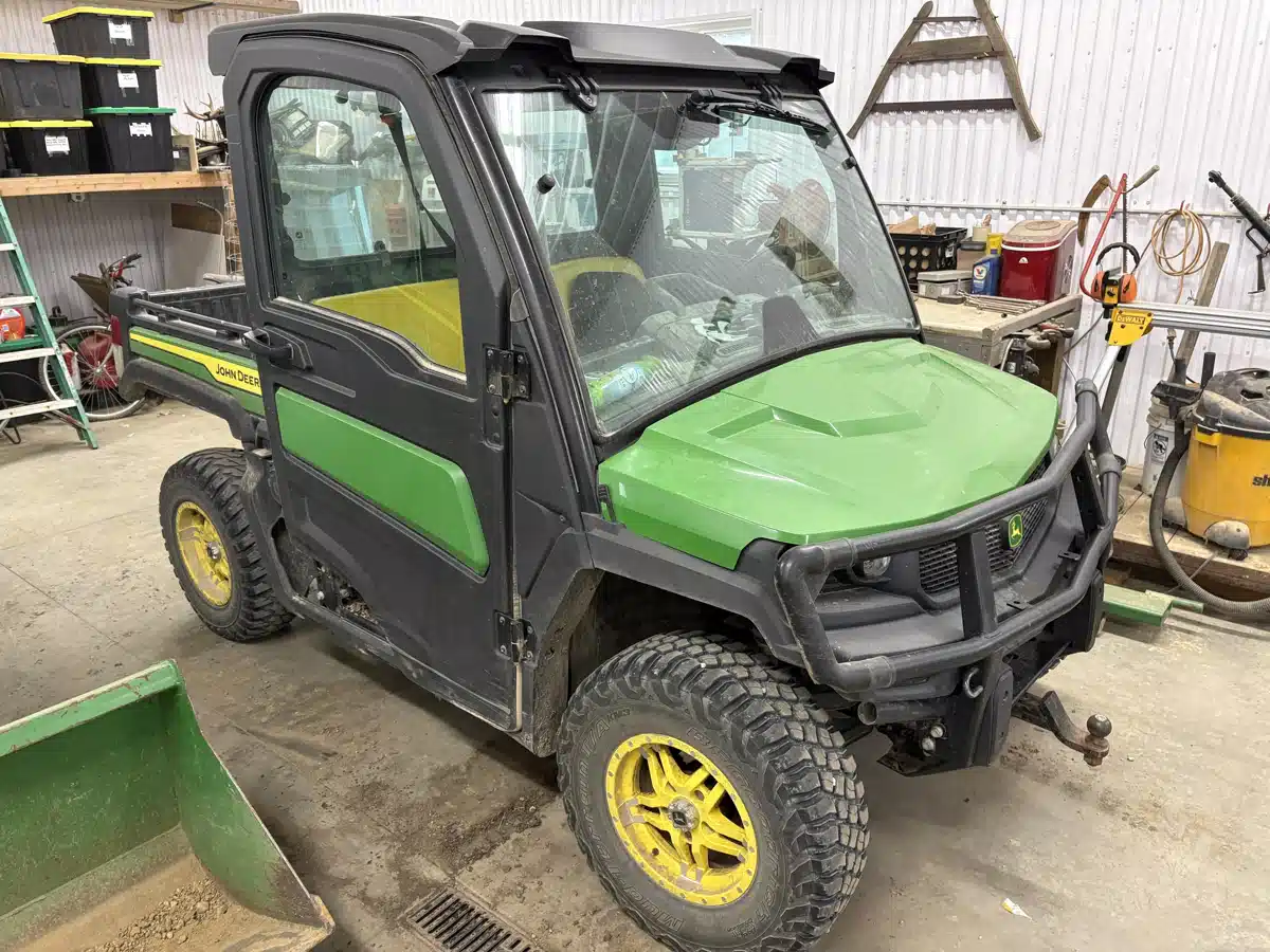 Photo de la Galerie 1 pour 2022 John Deere XUV 835M Véhicule utilitaire