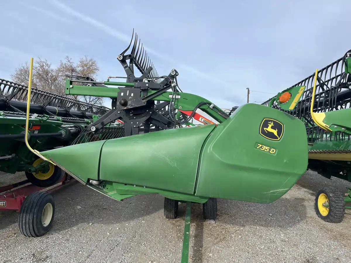 Gallery image 1 for 2020 John Deere 735FD Header - Draper