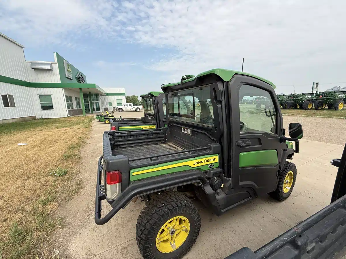 Gallery image 2 for 2024 John Deere XUV 835R Utility Vehicle