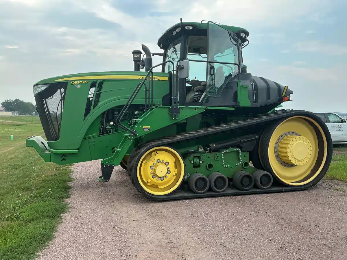 Gallery image 1 for 2017 John Deere 9520RT Tractor