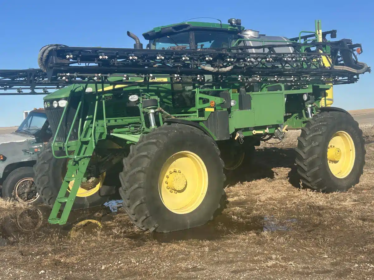 Gallery image 2 for 2008 John Deere 4830 Sprayer - Self Propelled