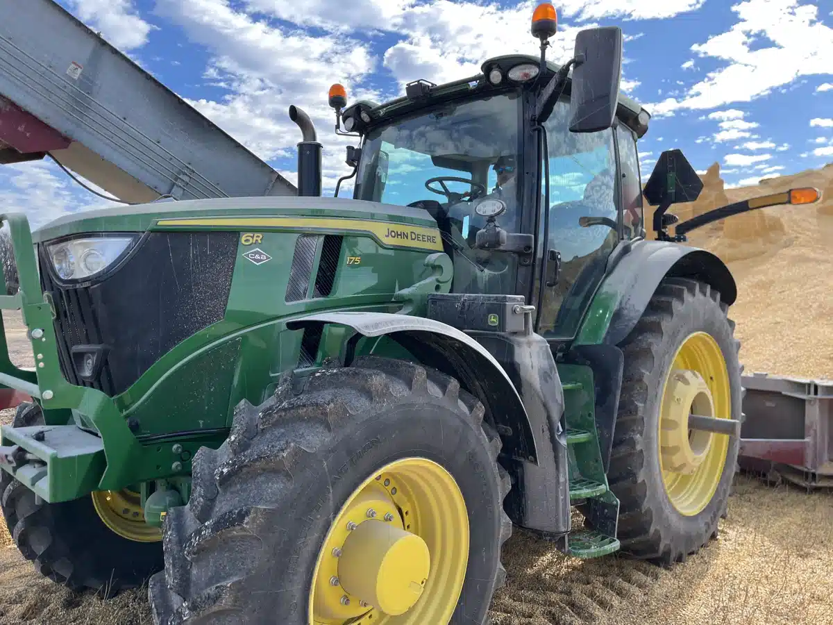 Photo de la Galerie 1 pour 2024 John Deere 6R 175 Tracteur
