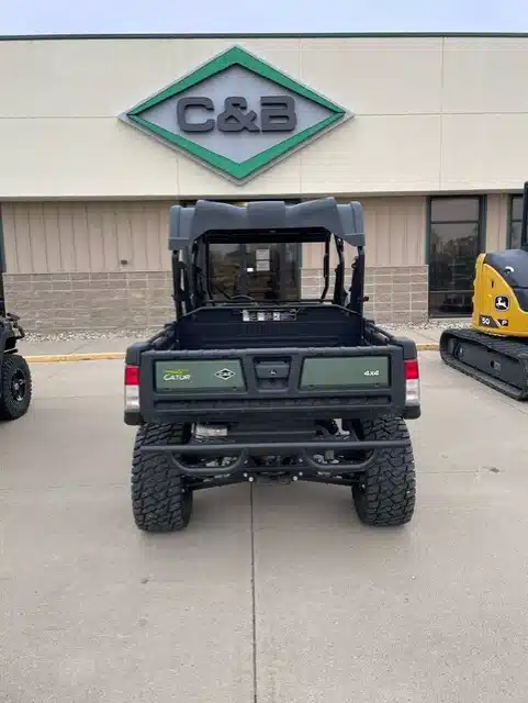 Gallery image 2 for 2023 John Deere XUV 825M Utility Vehicle