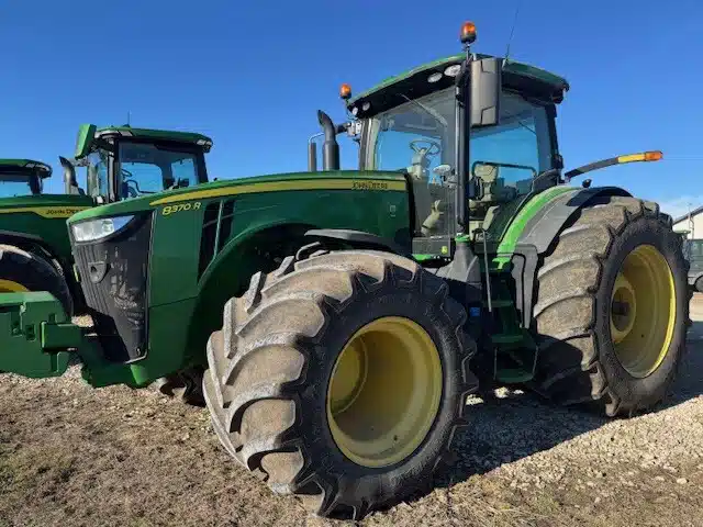 Gallery image 1 for 2018 John Deere 8370R Tractor