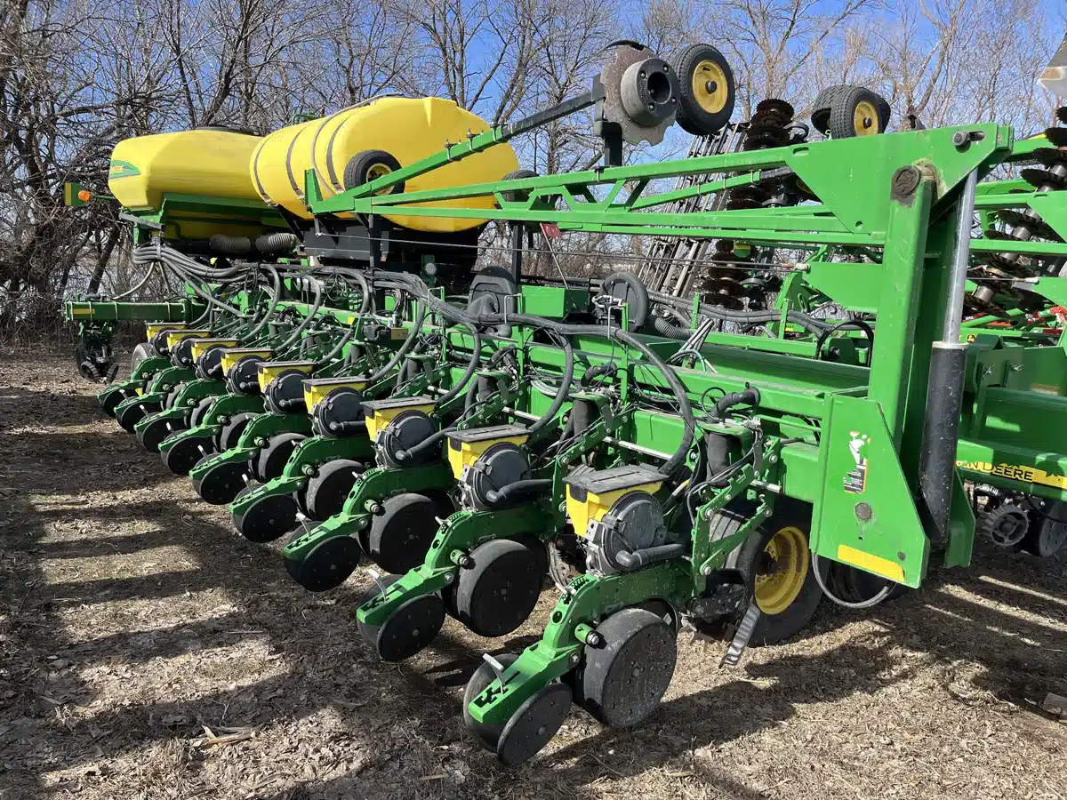 Gallery image 2 for 2015 John Deere DB60 Planter