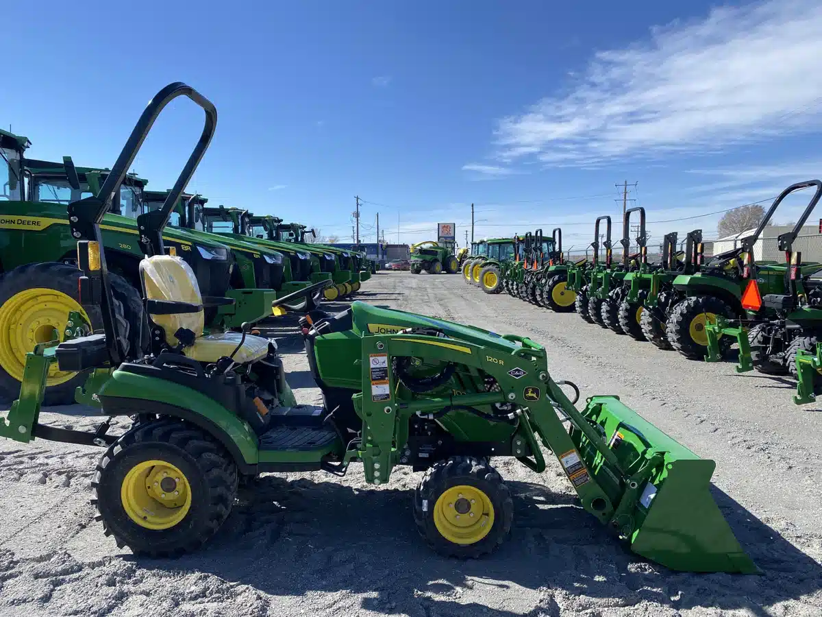 Gallery image 2 for John Deere 1025R Tractor