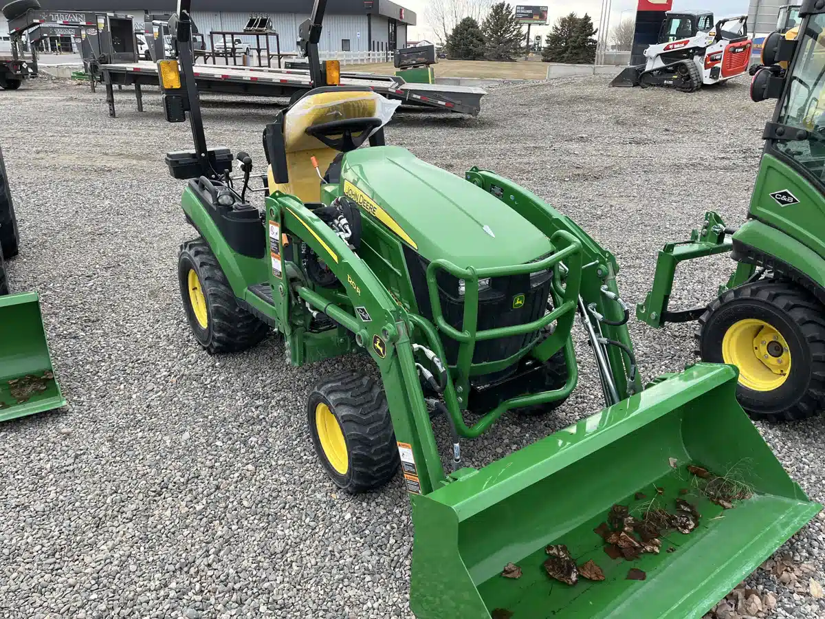 Gallery image 1 for John Deere 1025R Tractor