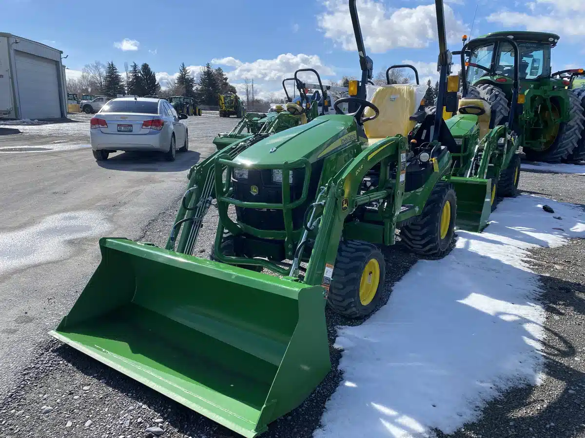 Gallery image 1 for John Deere 1025R Tractor