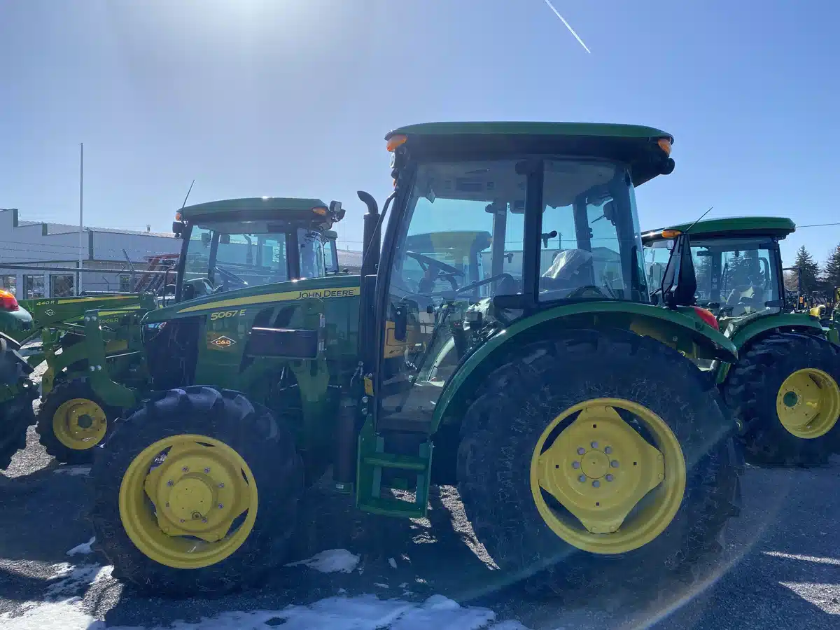 Gallery image 1 for John Deere 5067E Tractor