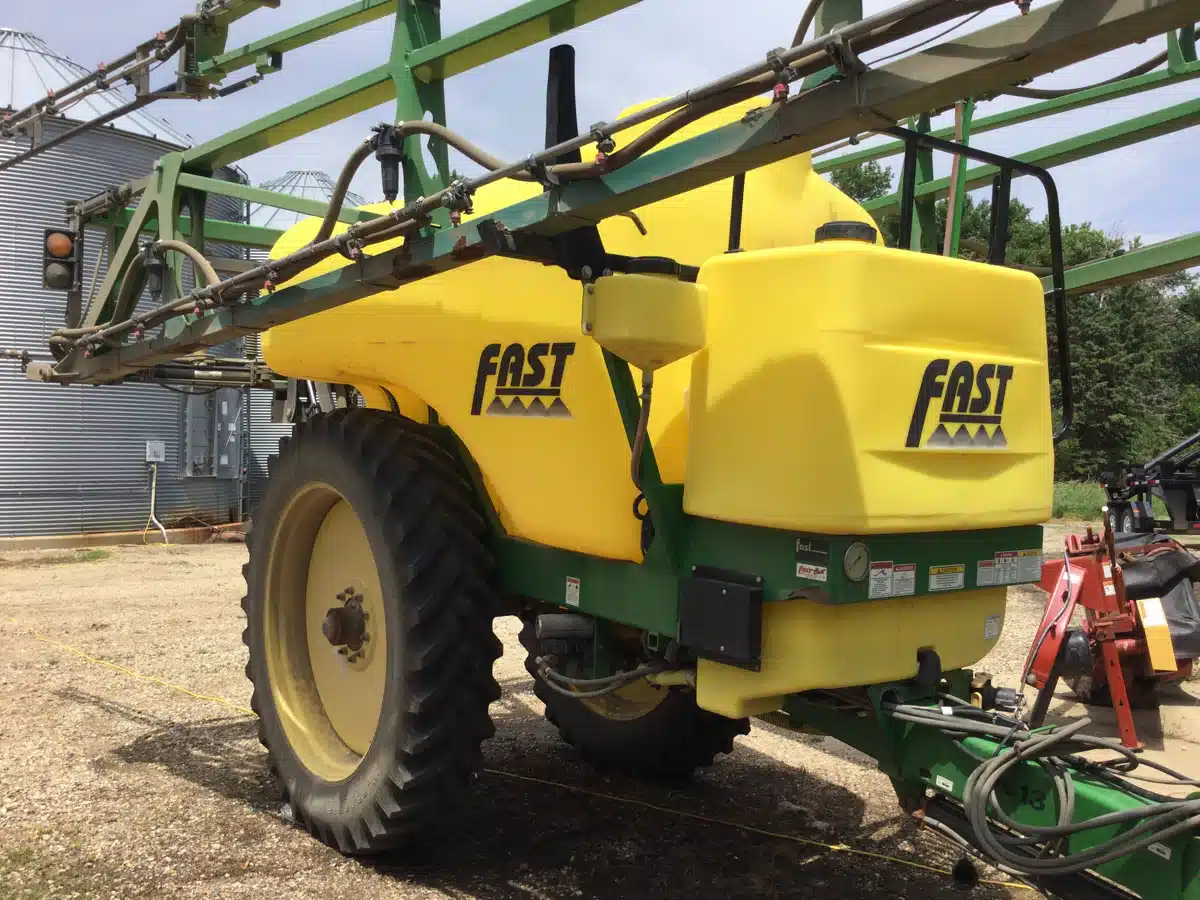 2010 Fast 9613 Sprayer - Pull Type