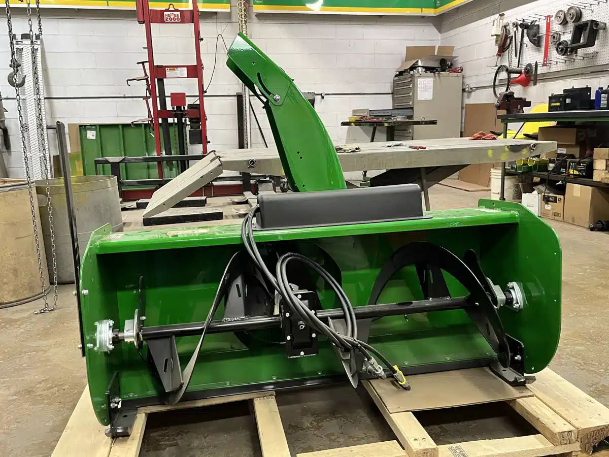 Gallery image 1 for 2023 John Deere 47 INCH Snow Blower