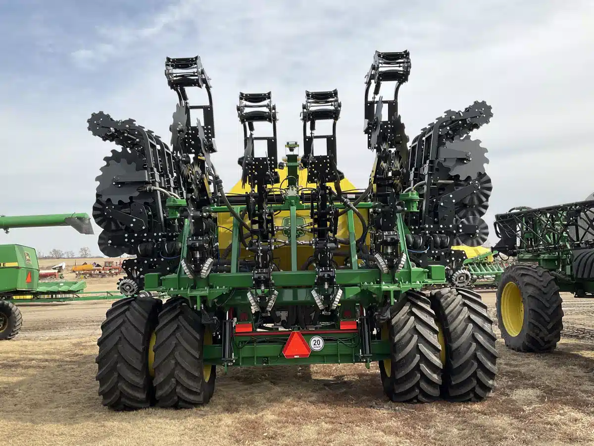Photo de la Galerie 2 pour John Deere ST16 DRAWN Équipement de travail(du sol en bande