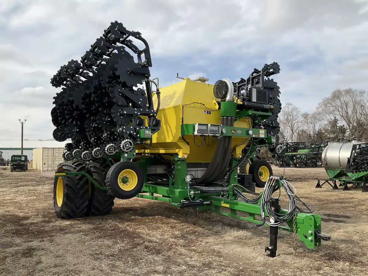 Photo de la Galerie 1 pour John Deere ST16 DRAWN Équipement de travail(du sol en bande