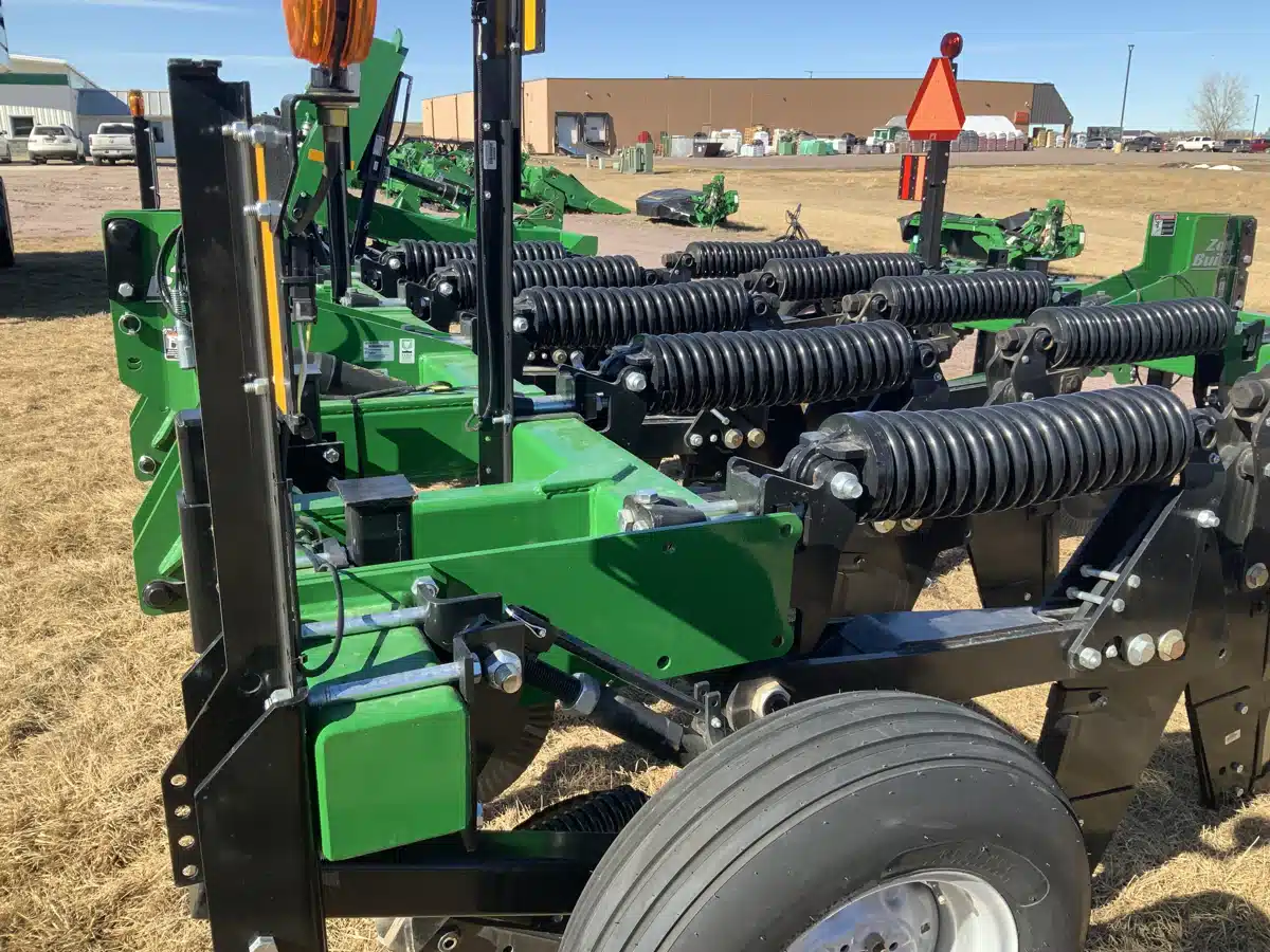 Gallery image 1 for 2024 Unverferth 122 Zone-Builder Disc Ripper