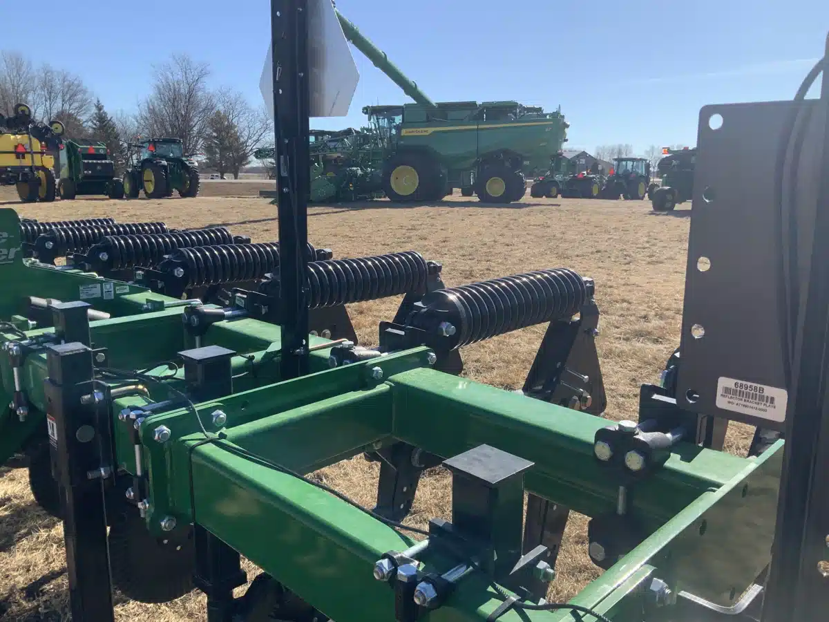 Gallery image 2 for 2024 Unverferth 122 Zone-Builder Disc Ripper