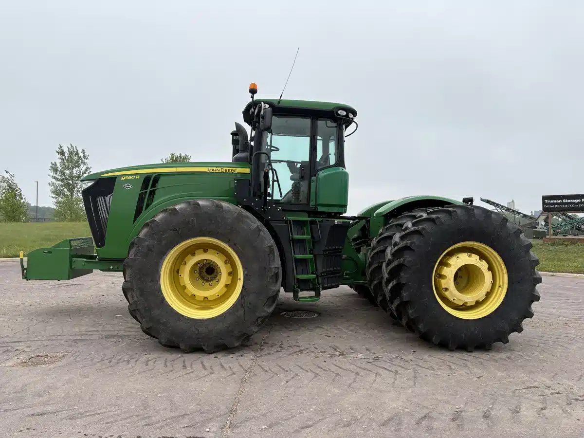 Photo de la Galerie 1 pour 2012 John Deere 9560R Tracteur