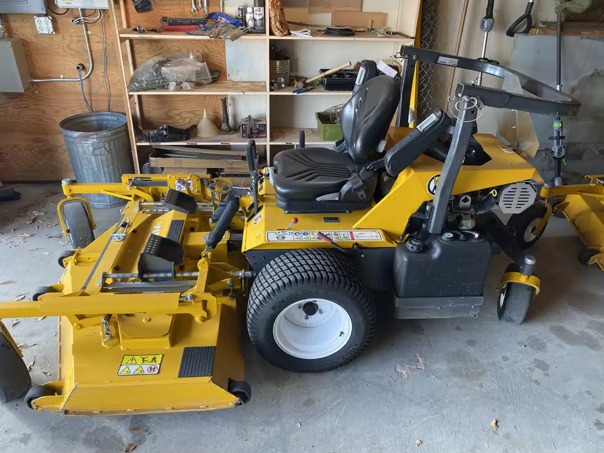 2021 Walker MH37i Mower - Front Deck