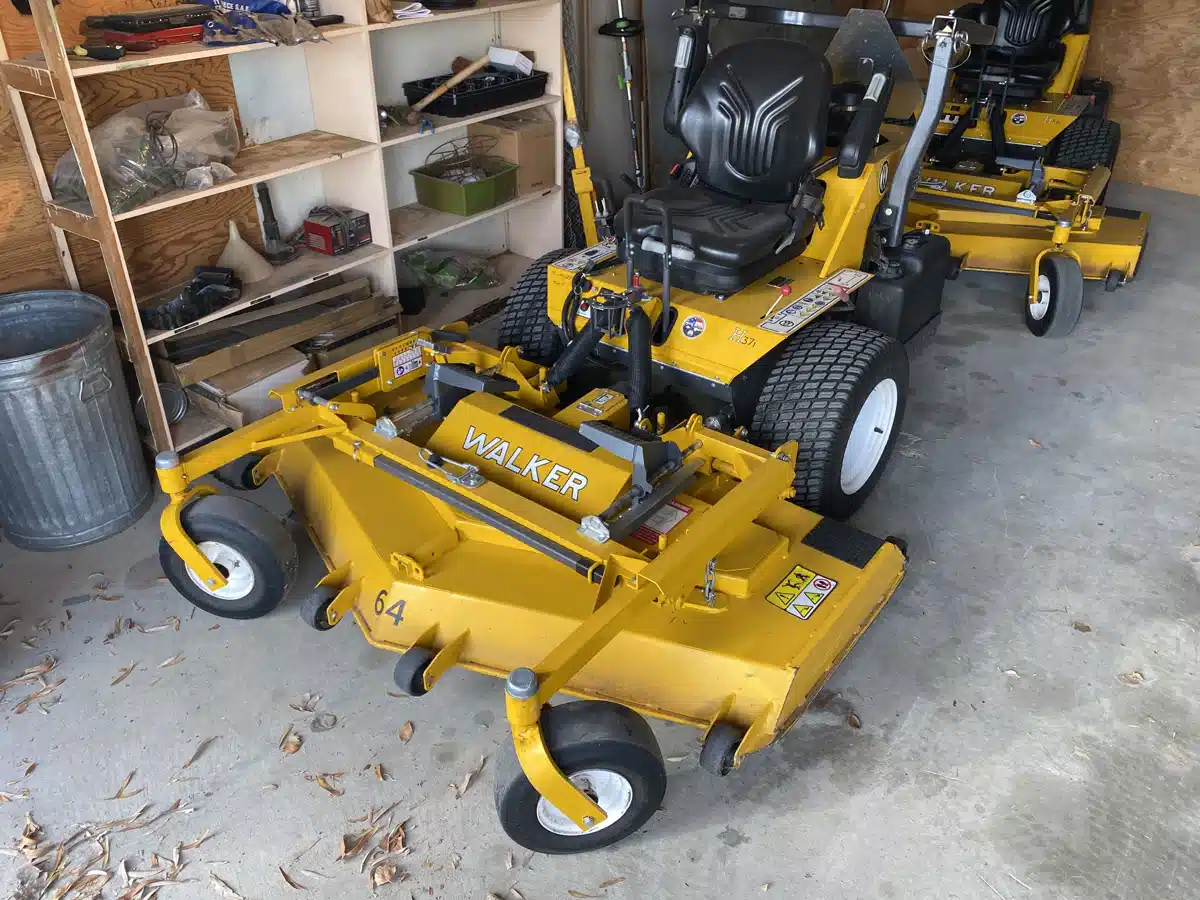 Gallery image 2 for 2021 Walker MH37i Mower - Front Deck
