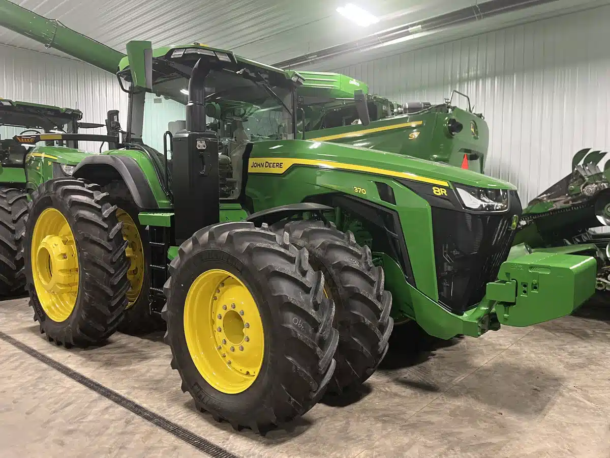 Gallery image 2 for 2025 John Deere 8R 370 Tractor