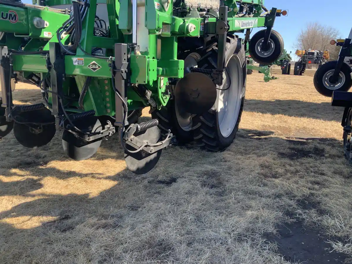 Gallery image 2 for Unverferth 2600-60 Anhydrous Applicator