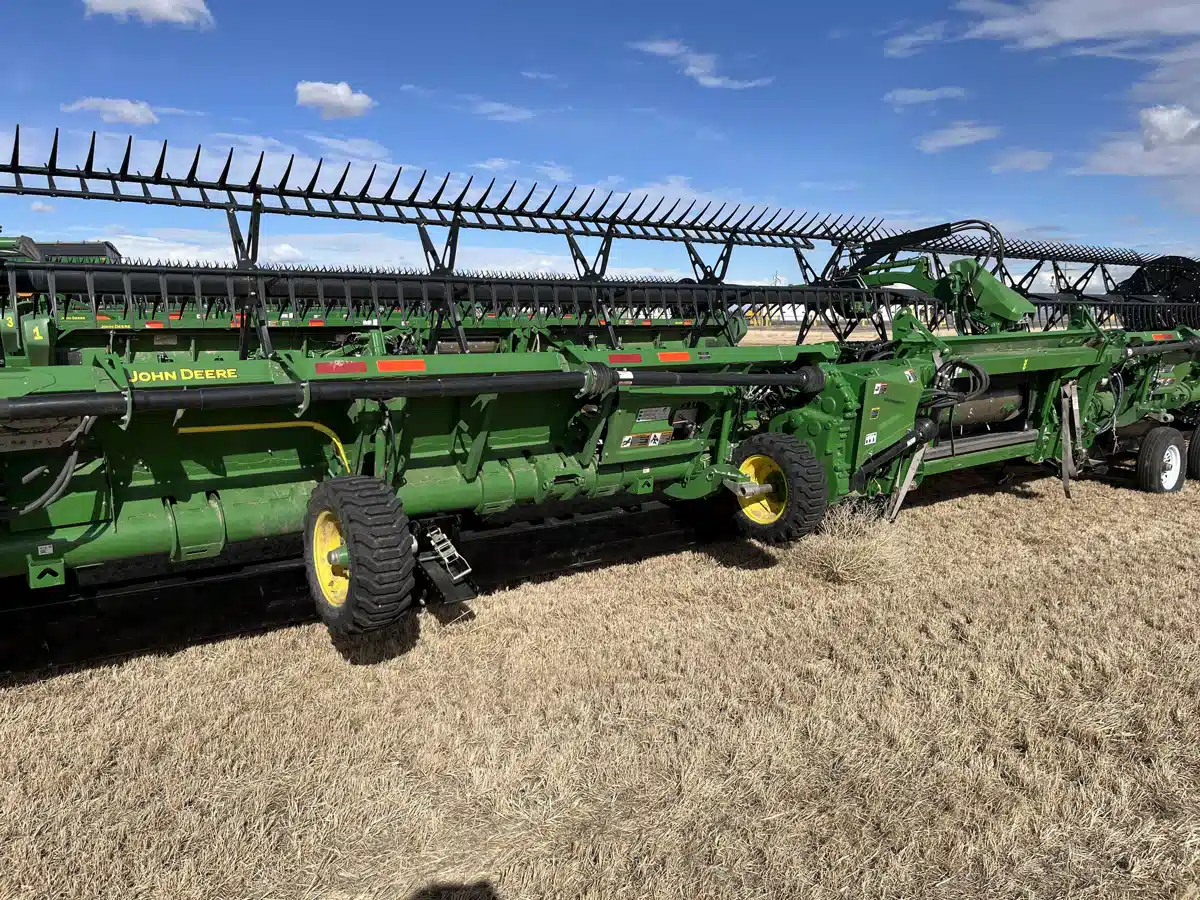 Gallery image 2 for 2024 John Deere HD45F Header - Flex Draper