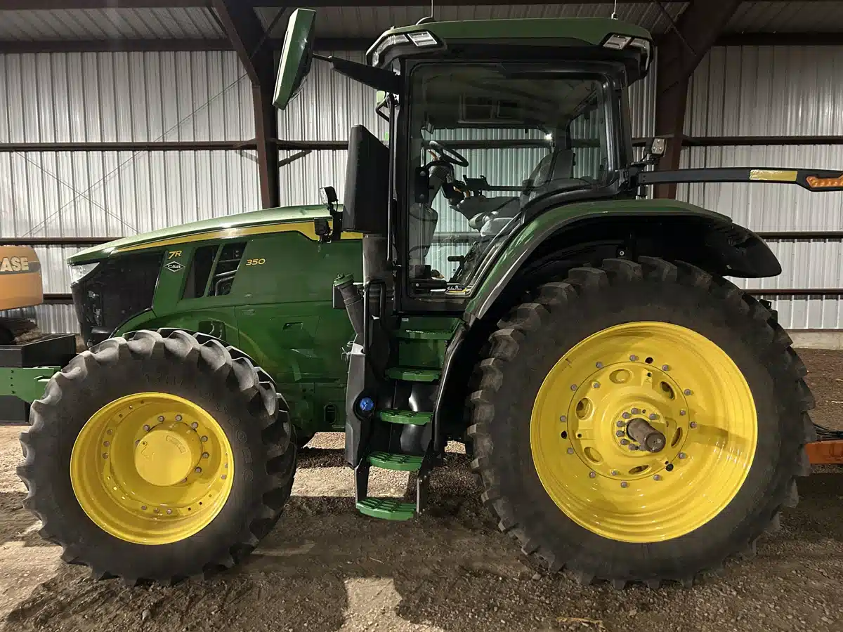 Gallery image 2 for 2025 John Deere 7R 350 Tractor