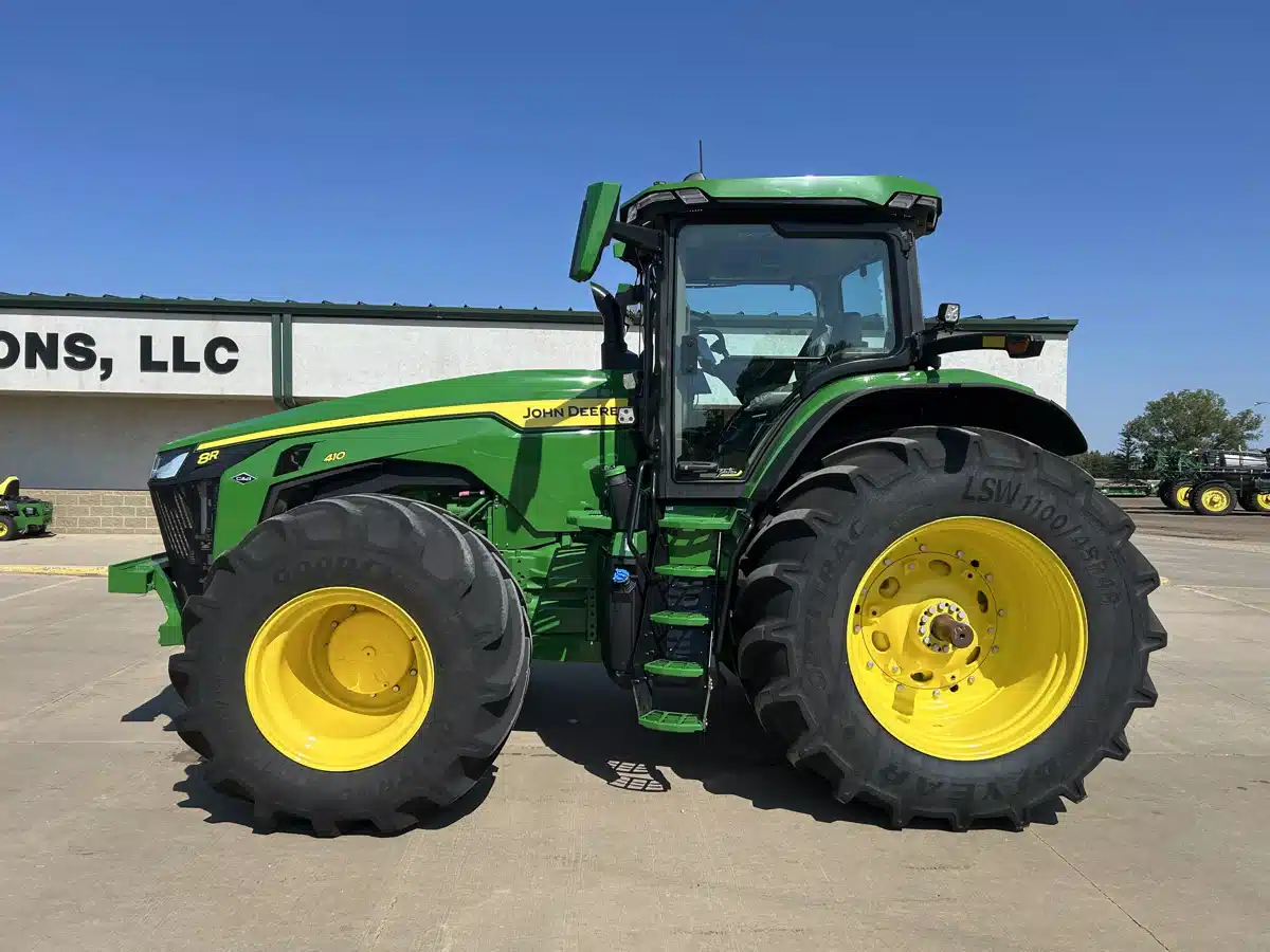 Gallery image 2 for 2025 John Deere 8R 410 Tractor
