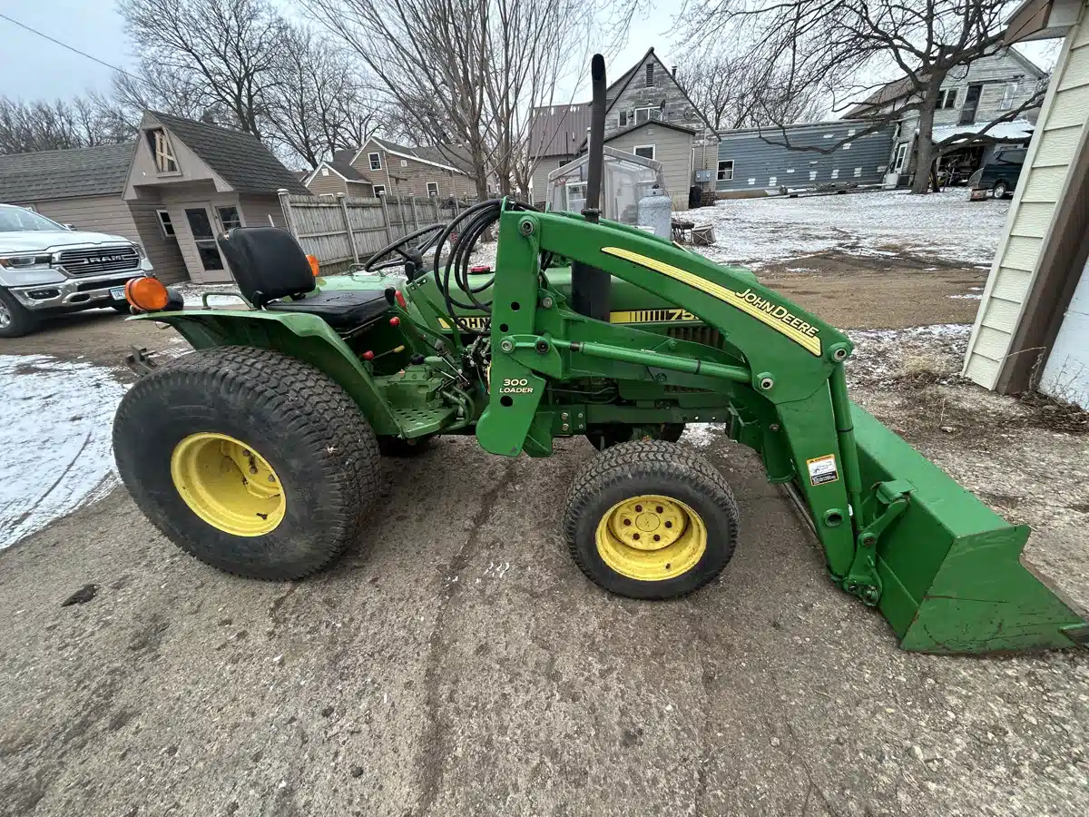 Photo de la Galerie 2 pour 1983 John Deere 750 Tracteur