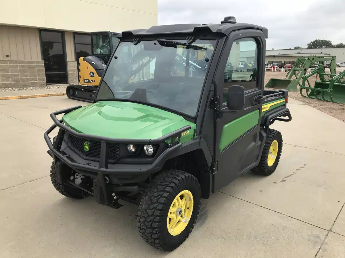 Photo de la Galerie 2 pour 2023 John Deere XUV 835M Véhicule utilitaire