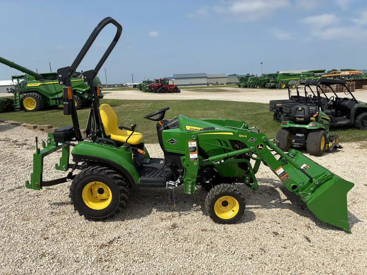 Gallery image 2 for 2024 John Deere 1023E Tractor