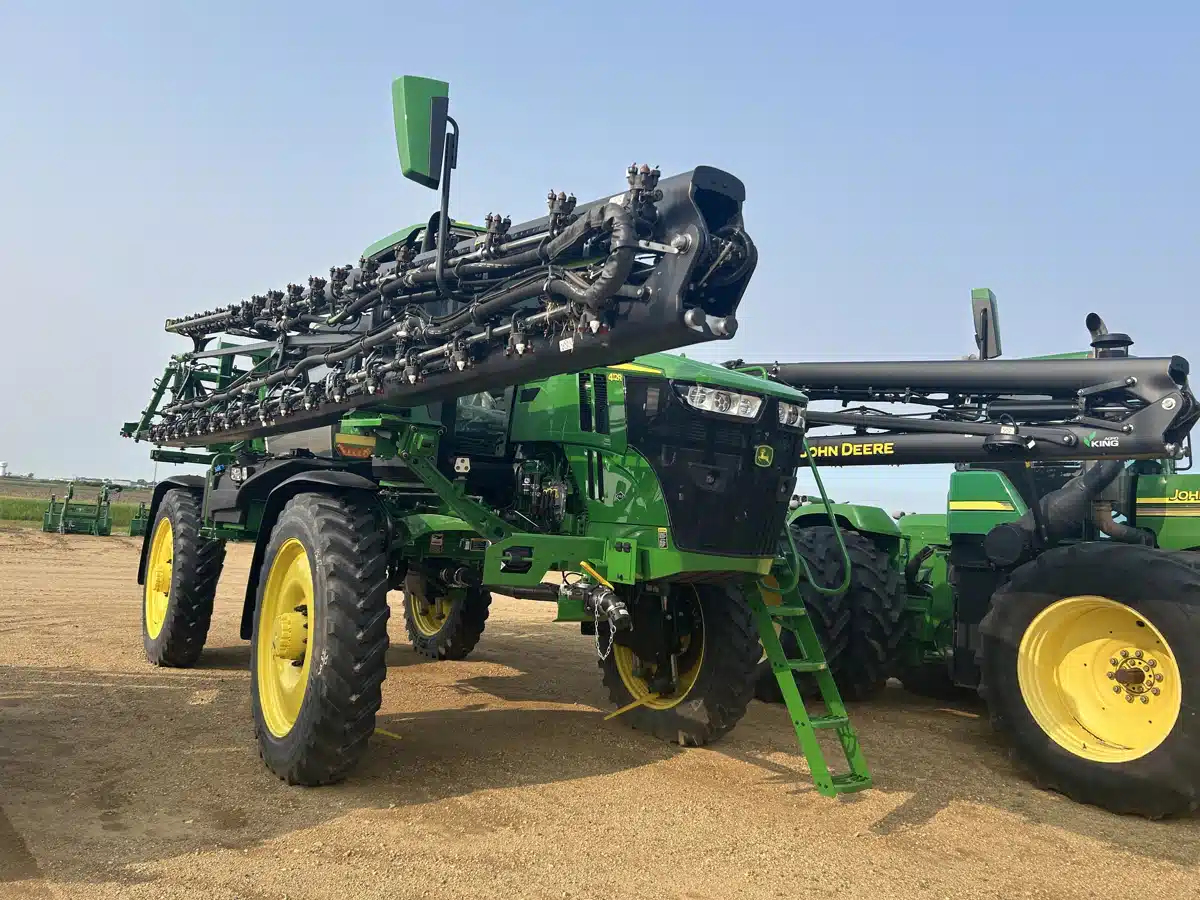 Photo de la Galerie 1 pour 2025 John Deere 412R Arroseur - Automoteur