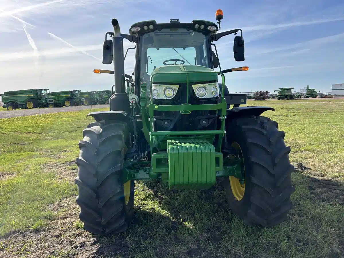 Photo de la Galerie 2 pour 2025 John Deere 6M 165 Tracteur