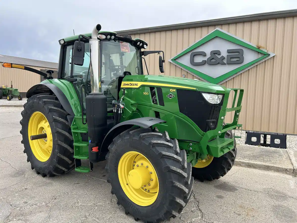 Photo de la Galerie 1 pour 2025 John Deere 6M 200 Tracteur