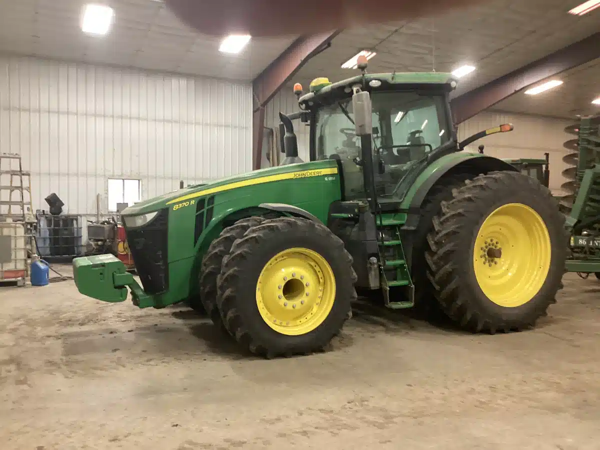 Gallery image 1 for 2020 John Deere 8370R Tractor