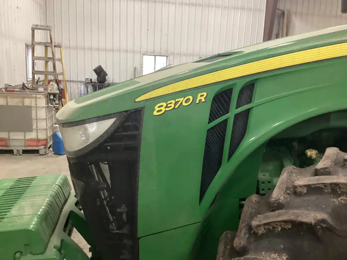 Gallery image 2 for 2020 John Deere 8370R Tractor