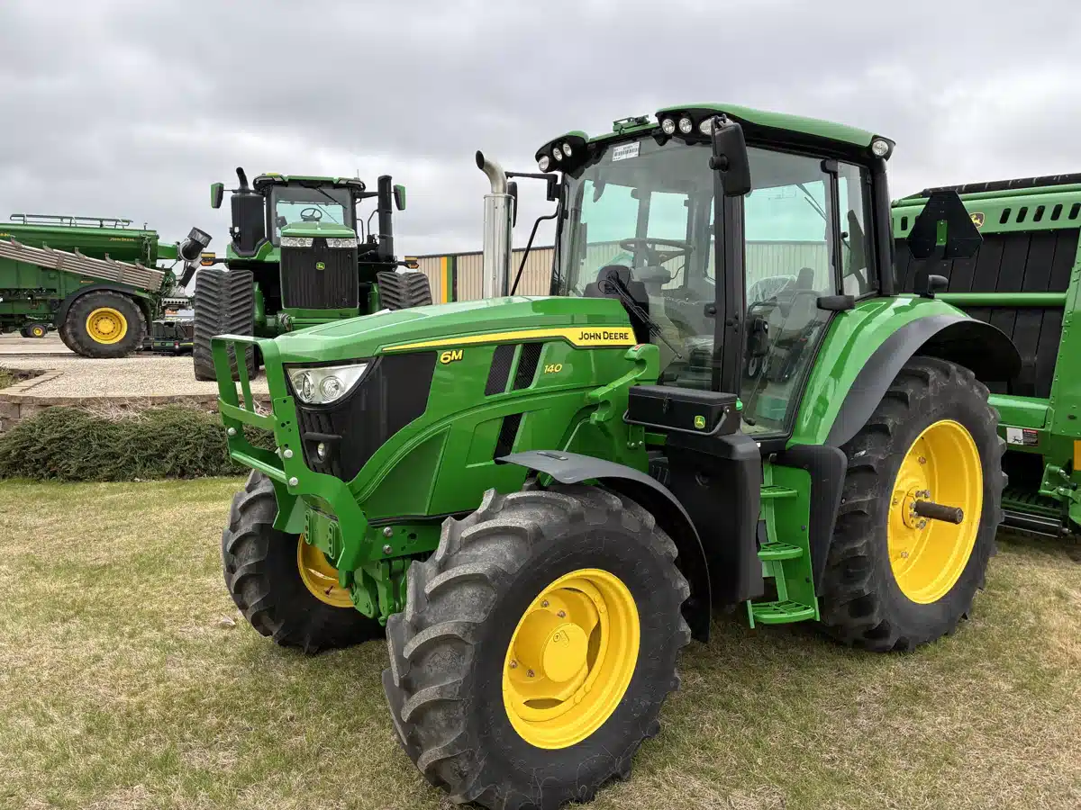 Photo de la Galerie 1 pour 2025 John Deere 6140M Tracteur