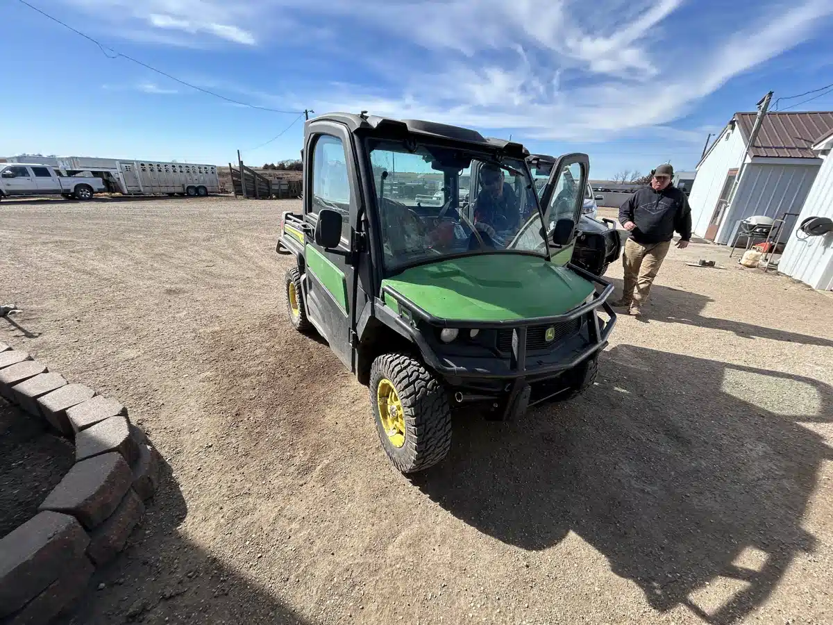 Gallery image 2 for 2024 John Deere XUV 835M Utility Vehicle